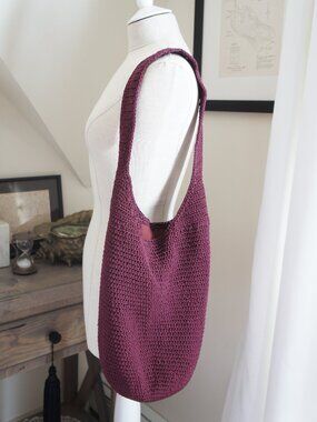 Vintage 90s Saddle River Woven Crochet Burgundy Maroon Hobo Shoulder Bag